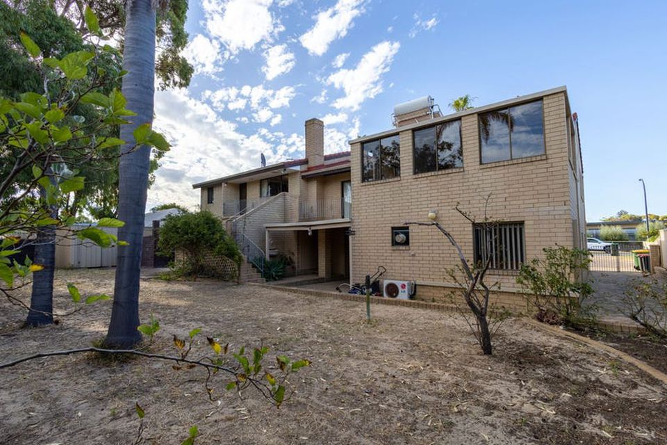 25 Liverpool Street , Shoalwater