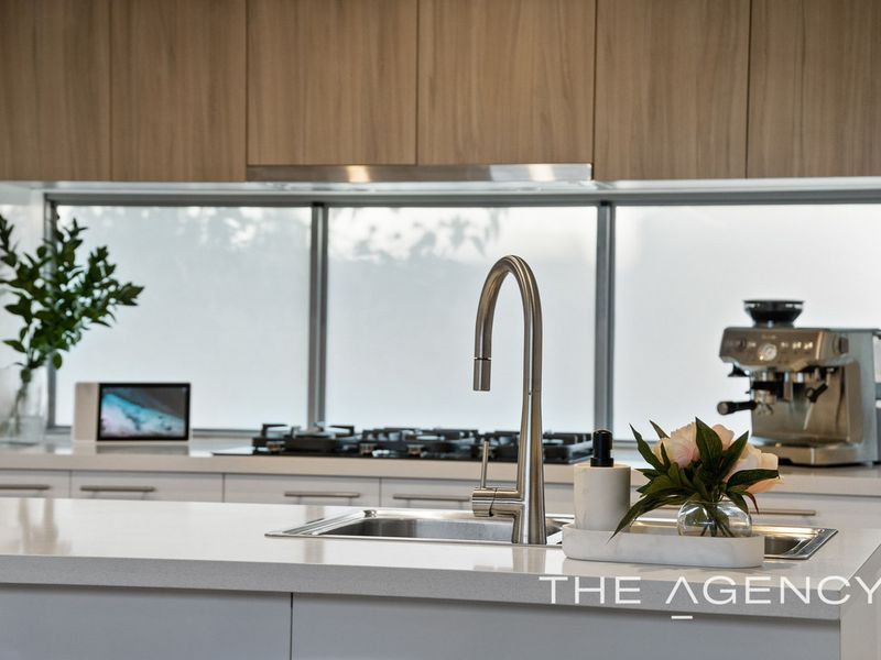 6 / 19 Perlinte View, North Coogee