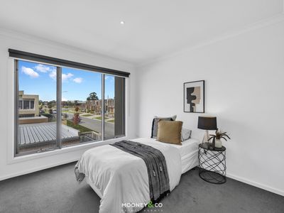 2 Aviara Walk, Cranbourne