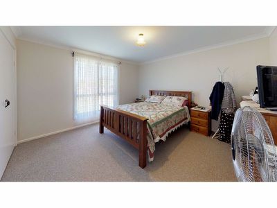 34 Mumford Crescent, Dubbo