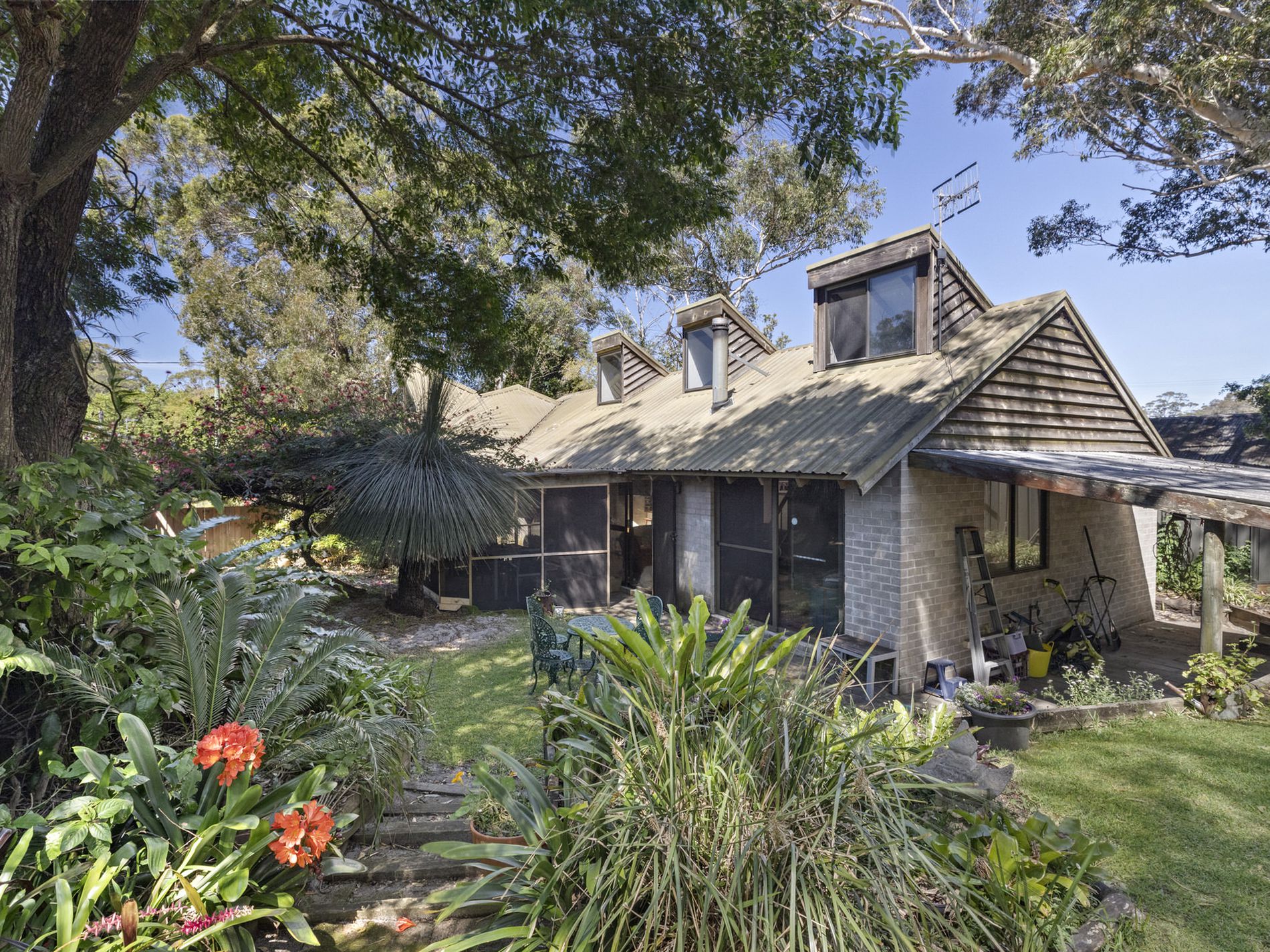15 Kurrawong Avenue, Hawks Nest