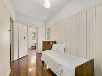 33 O'Sullivan Street, Woodend