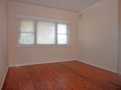 18 Balfour Rd, Narwee