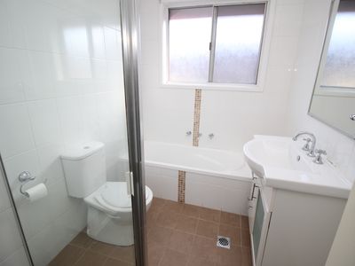 16 Gordon Avenue, Oak Flats