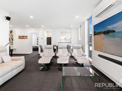 1102 / 4 COMO CRESCENT, Southport