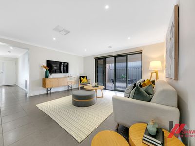 12 Bindarri Road, Manor Lakes