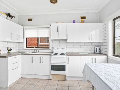 372 Northcliffe Drive, Lake Heights