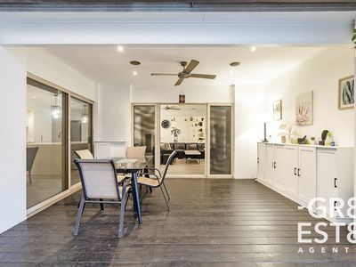 8 Kemsley Green, Cranbourne East