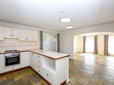 28 Parkway Road, Bibra Lake