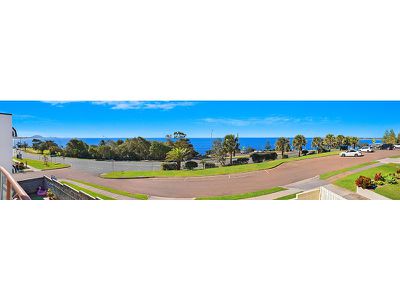 2 / 4 Marina Walk, Alexandra Headland