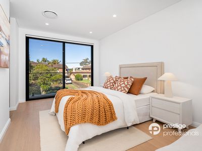 1 / 5 Elouera Crescent, Moorebank
