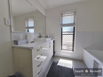 11 ALLAN Place, Kingaroy