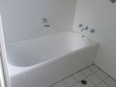 2 / 7 Windle Street, Lake Illawarra