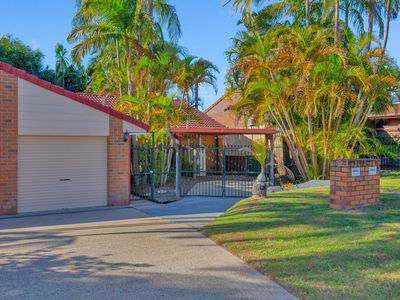 1/2 Callistemon Court, Arundel