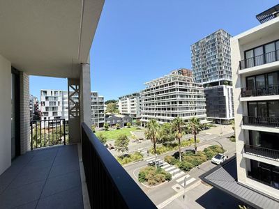 3402 / 5 Gadigal Avenue, Waterloo