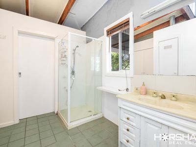 6 Churchill Road, Horsham
