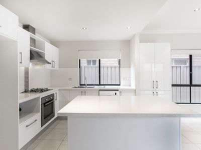2A Osborn Terrace, Plympton