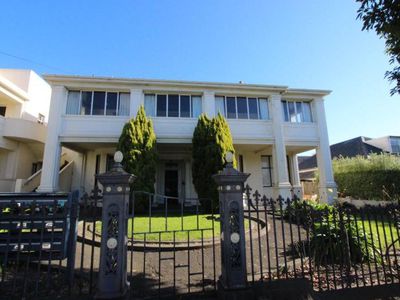 5 / 272 Latrobe Terrace, Newtown