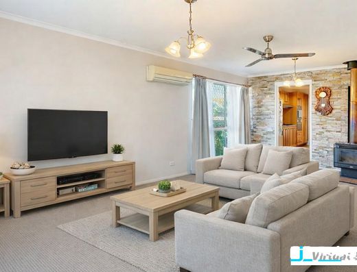 Spacious 690m² allotment in a quiet, family-friendly cul-de-sac image 3