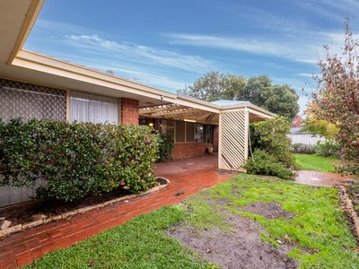 6 Bovell Gardens, Leeming