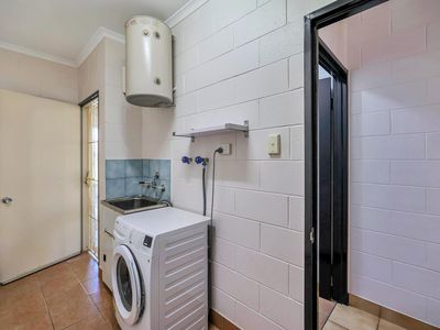 37 Kafcaloudes Crescent, Moulden