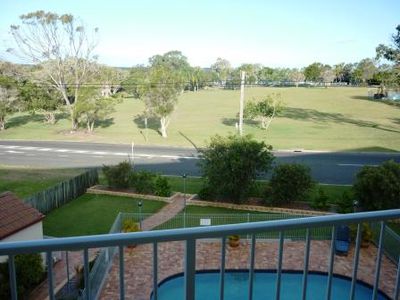 11 / 13 Pulgul Street, Urangan