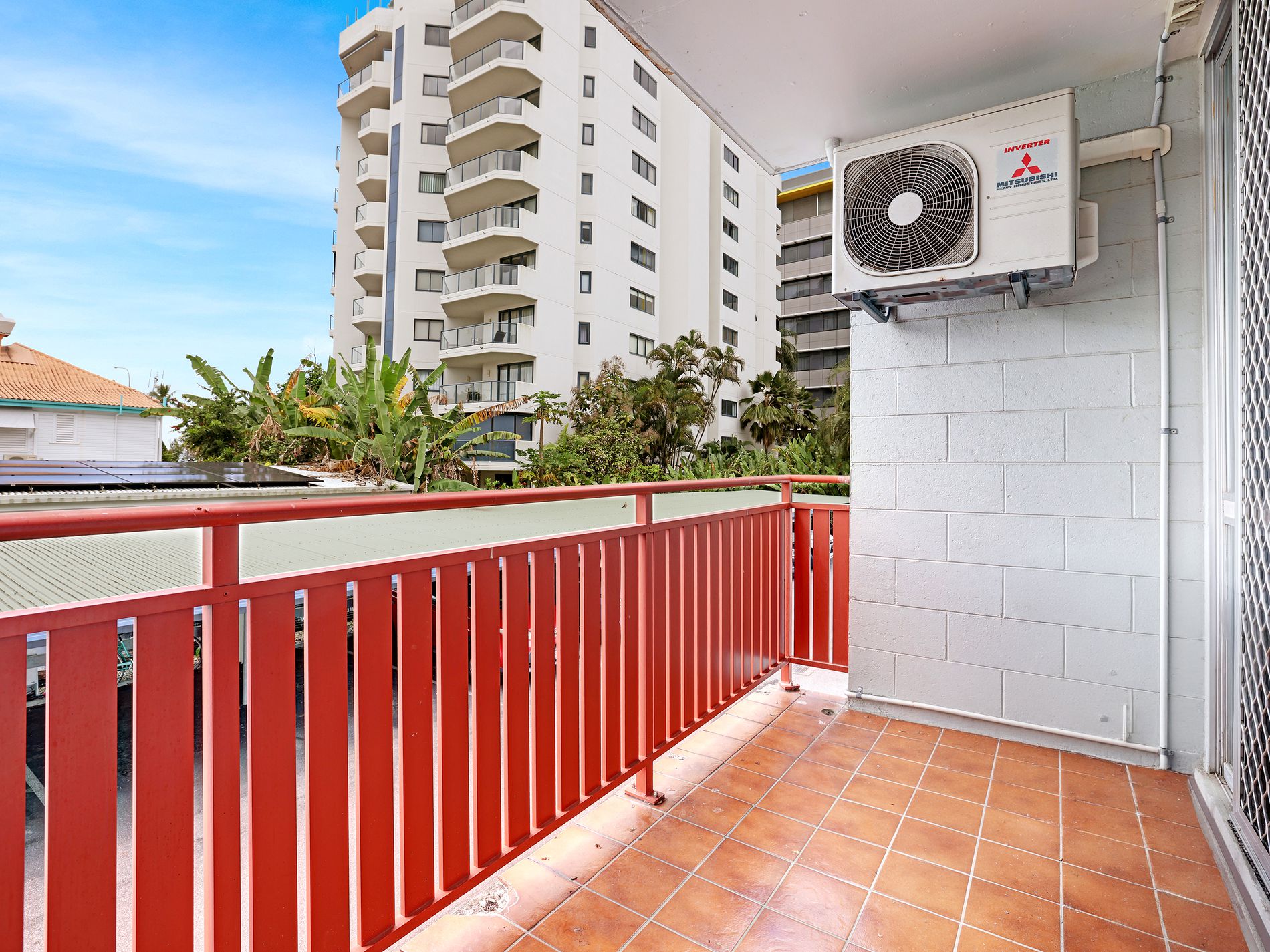 17/186 Lake St, Cairns North