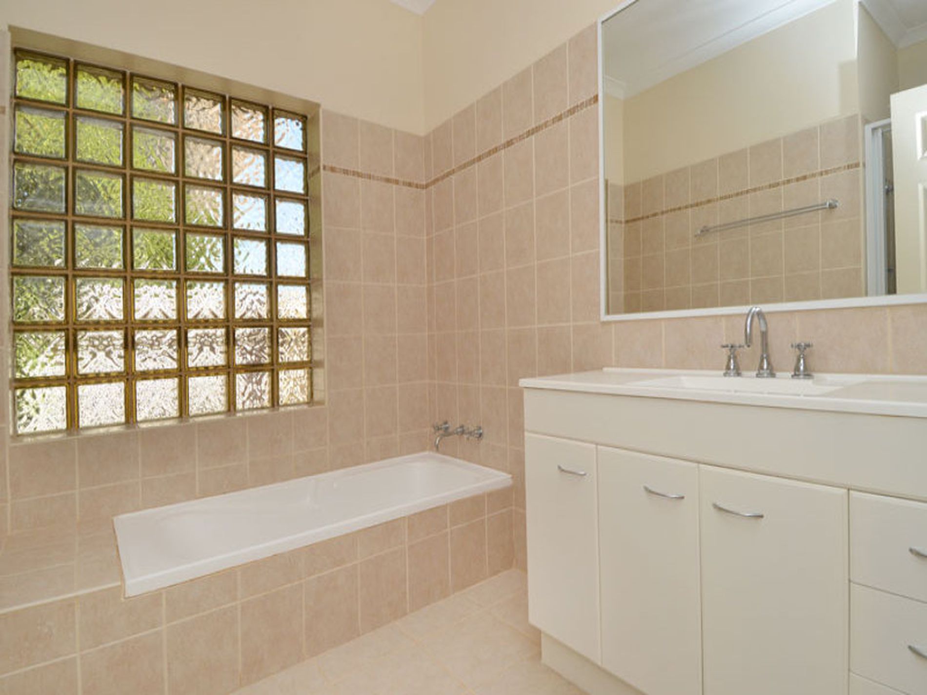 6 Kunanalling Avenue, Kalgoorlie