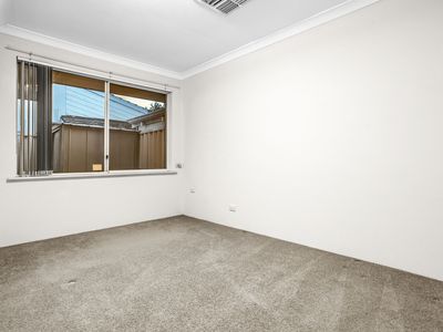 62 Kingsmill Gardens, Winthrop