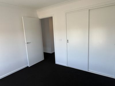 5 Rayer Walk, Tarneit