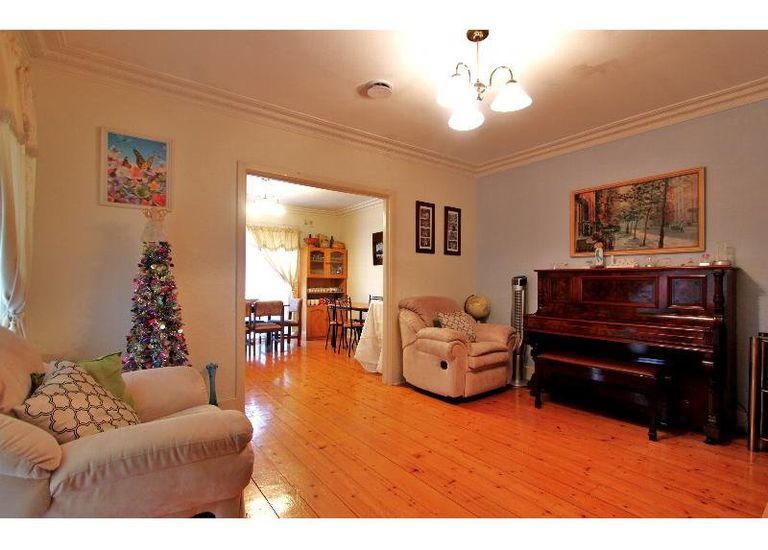 1449 Centre Road, Clayton