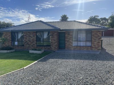 2 Churchill Crescent, Windermere Park