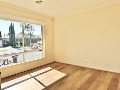 13 Heathcote Road, Manor Lakes