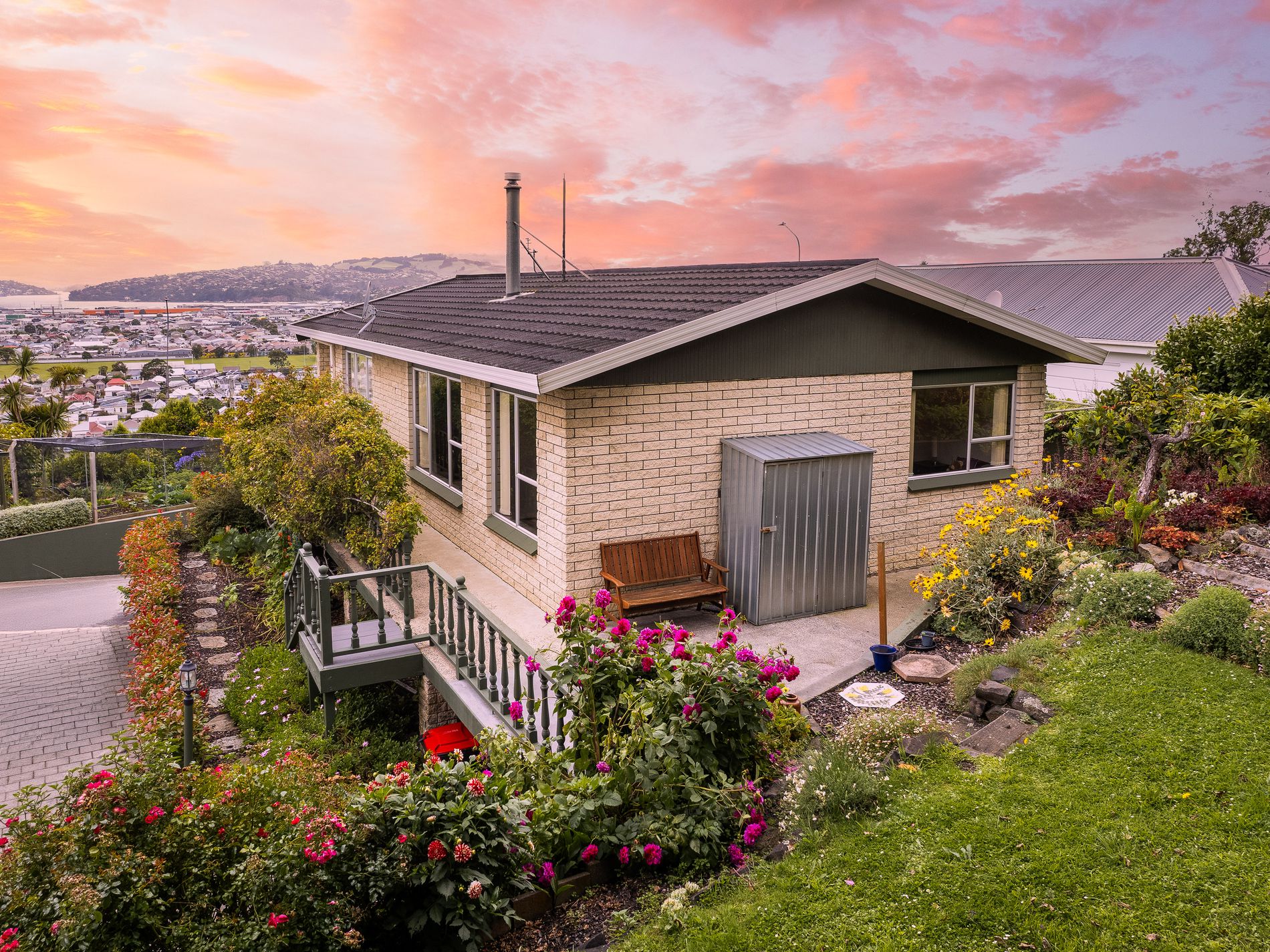 62 Easther Crescent, Kew