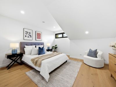 Townhouse / 9-9a Old Berowra Road, Hornsby