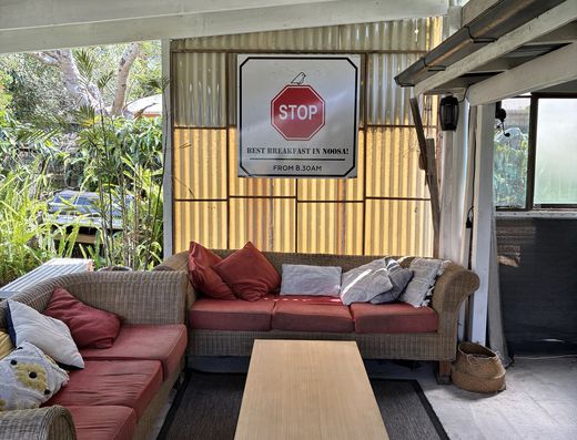 Granny flat in the heart of Tewantin image 1