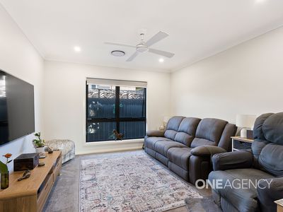 104 Broughton Avenue, Tullimbar