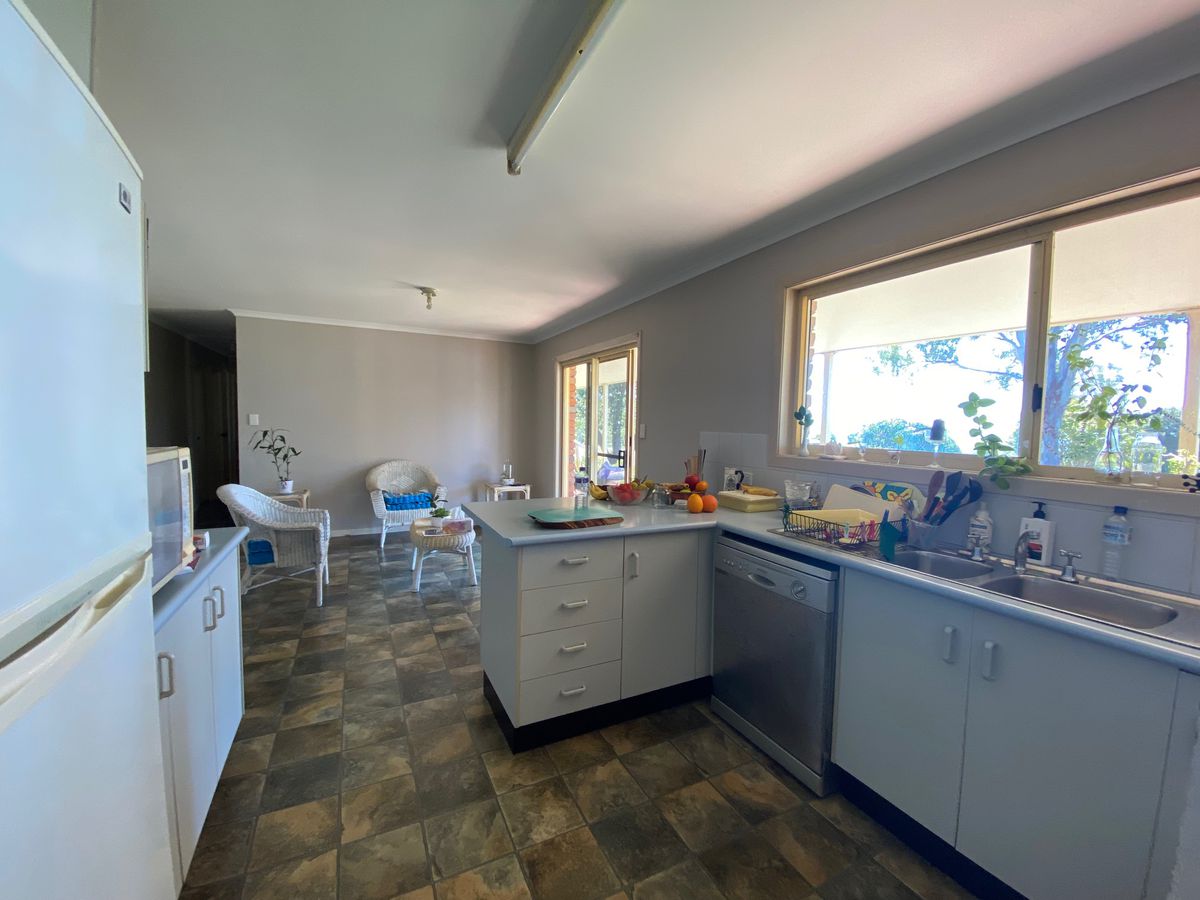 4 Zena Close, River Heads