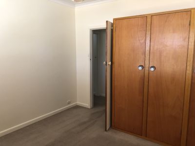 8 Araluen Parade, Belmont