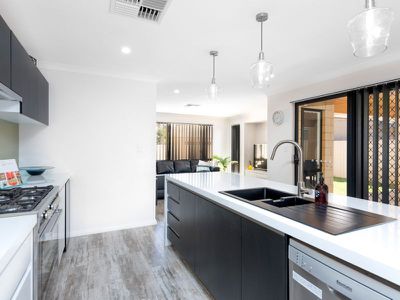 10 Tiru Close, Karlkurla