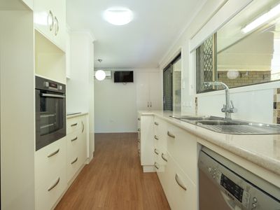 11 Chelsea Court, Centenary Heights