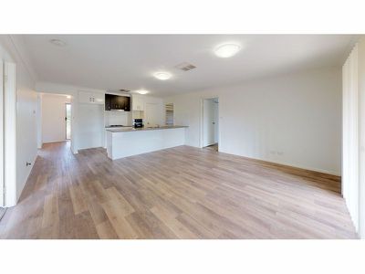 22 Dalbeattie Crescent, Dubbo