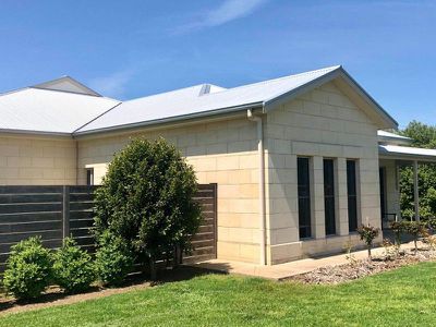 22 Railway Terrace East, Tantanoola