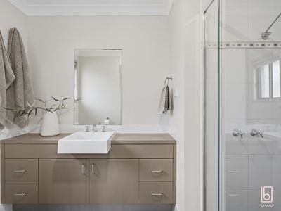 30 Skyhawk Avenue, Hamlyn Terrace