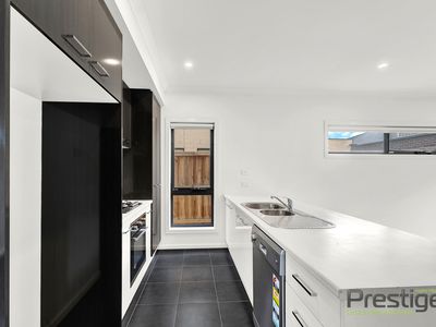 1 / 8 Mountview Drive, Diggers Rest