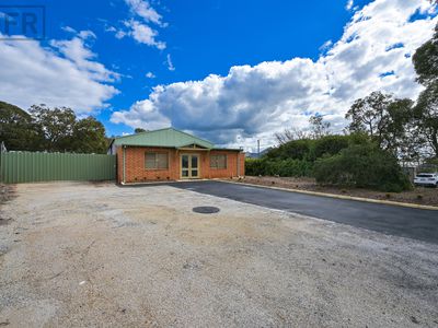 32 Wandeara Crescent, Mundaring