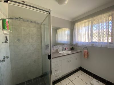 27 Lester Crescent, Torquay