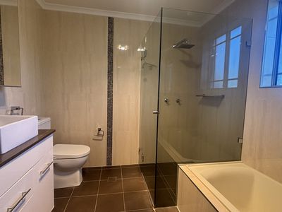 4 Sugarwood Grove, Greenacre