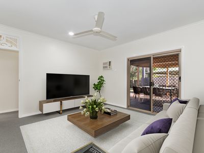 2 Oban Court, Annandale