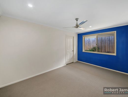 GENEROUS SIZE HOME - OPTIONS FOR DUAL LIVING image 20